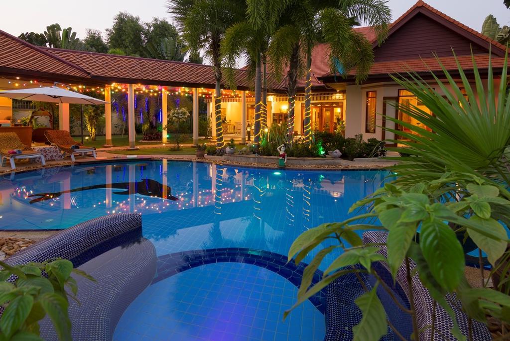 Relaxing Palm Pool Villa And Tropical Garden Bang Lamung Esterno foto