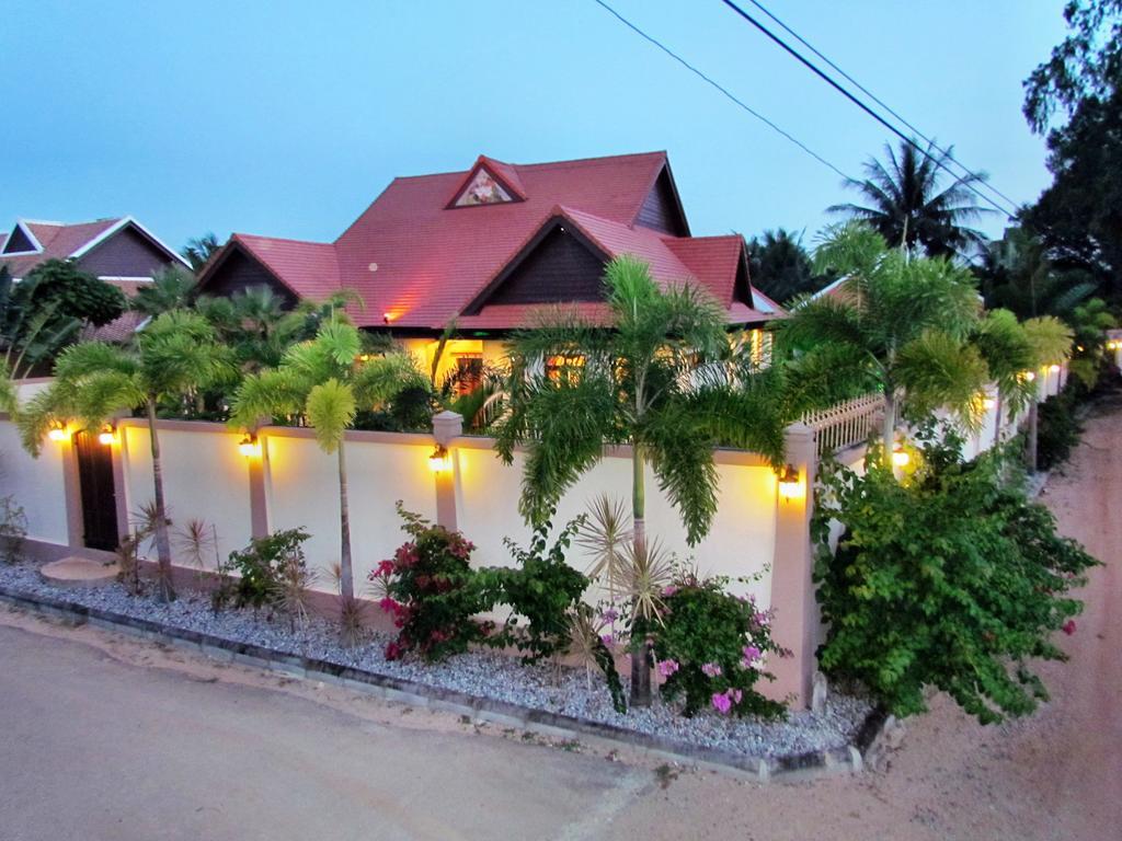 Relaxing Palm Pool Villa And Tropical Garden Bang Lamung Esterno foto